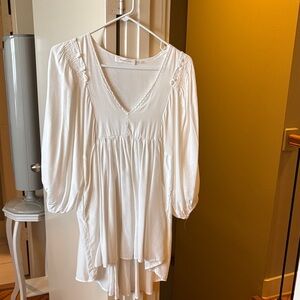 Elegant White Women's Hi Lo Top Size S